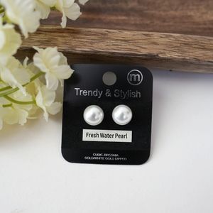 Simple Pearl Studs Product Image