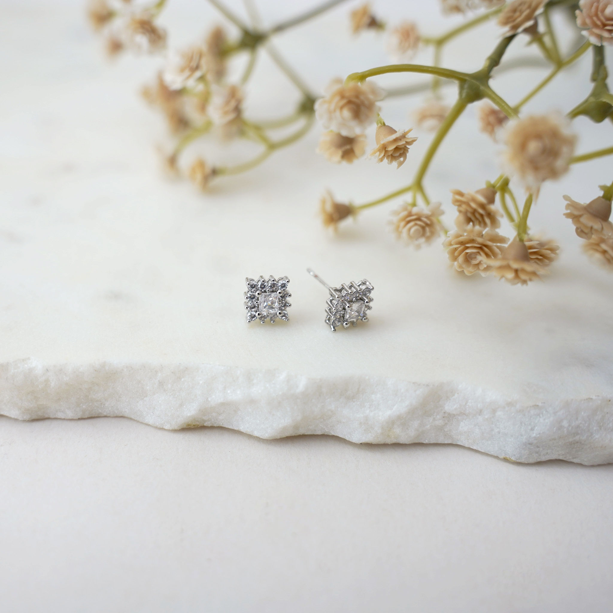 Selected Thumbnail Image