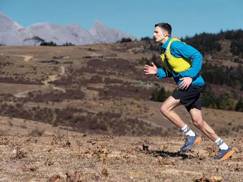 Máy Chạy Bộ: Tính Năng và Lợi Ích Cho Sức Khỏe