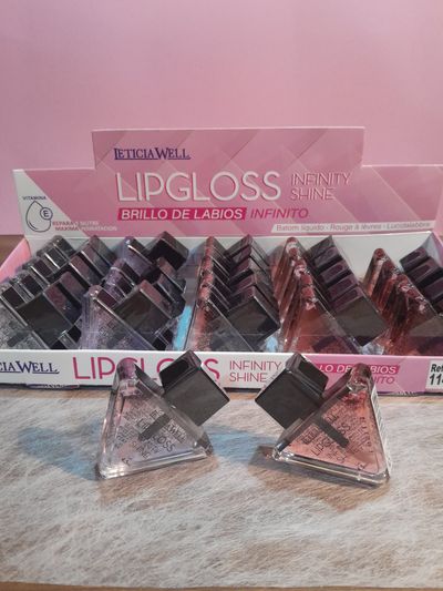 Lip Gloss Infinity Shine. Leticia Well