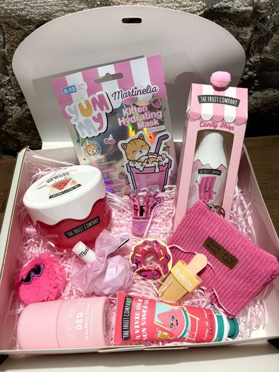 Pinky "Winky Glam"