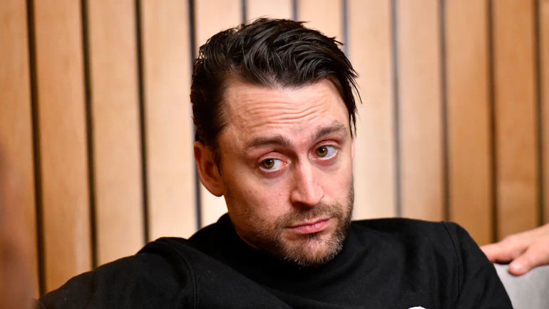 The Juggling Act: Balancing Professional Success with Parenting