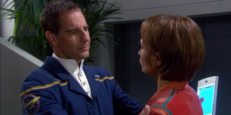 Archer and T'Pol in Enterprise Finale