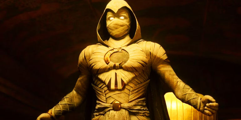 Oscar Isaac as Moon Knight in costume in the MCU