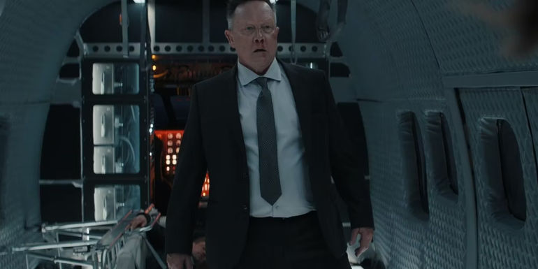 Robert Patrick as Langston in Reacher
