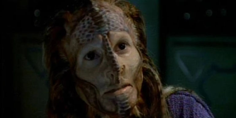 Marayna's true form revealed in the Star Trek: Voyager episode 
