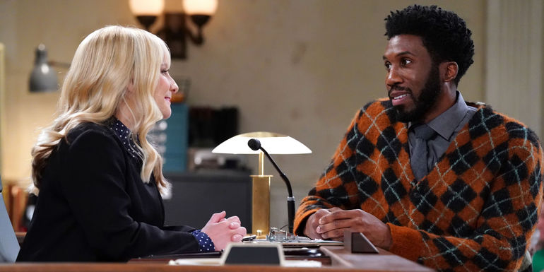Melissa Rauch as Abby Stone and Nyambi Nyambi as Wyatt staring at each other in the court room in Night Court 204 Hold the Pickles, Keep the Change