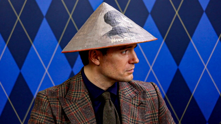 Henry Cavill và Nón Lá Việt Nam: Một Món Quà Bất Ngờ