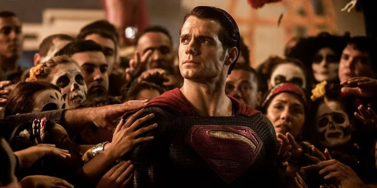 Henry Cavill's Superman surrounded by a crown during Day of the Dead in Batman v Superman.