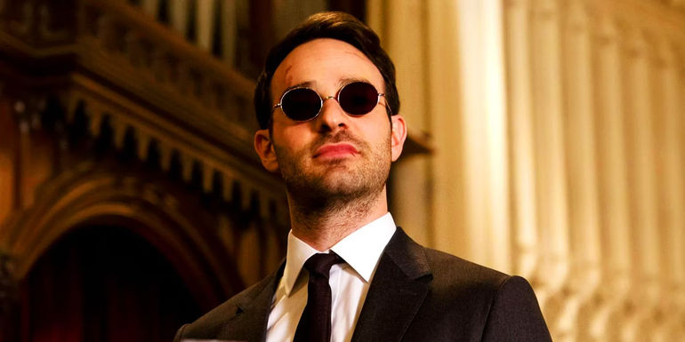 Matt Murdock speaking at a funeral in Netflix's Daredevil