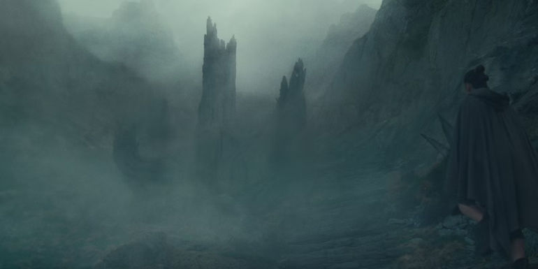 Star Wars the Last Jedi Rey Dead Tree Jedi Temple Ahch-To