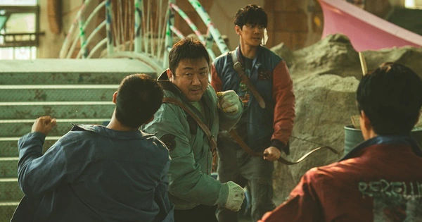 Sức Hút Đặc Biệt của Thợ Săn Hoang Mạc trên Netflix
