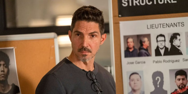 Mike Duarte (Maurice Compte) looking concerned in SVU.
