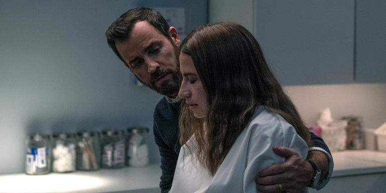 Justin Theroux and Ilana Glazer in False Positive