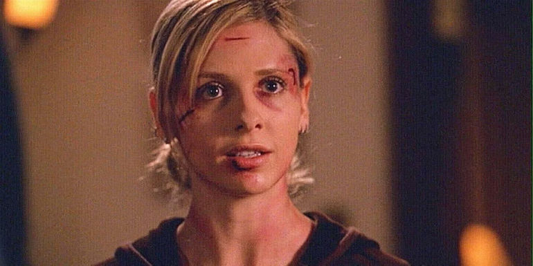 Sarah Michelle Gellar as Buffy Summers with Cuts on Her Face in Buffy the Vampire Slayer