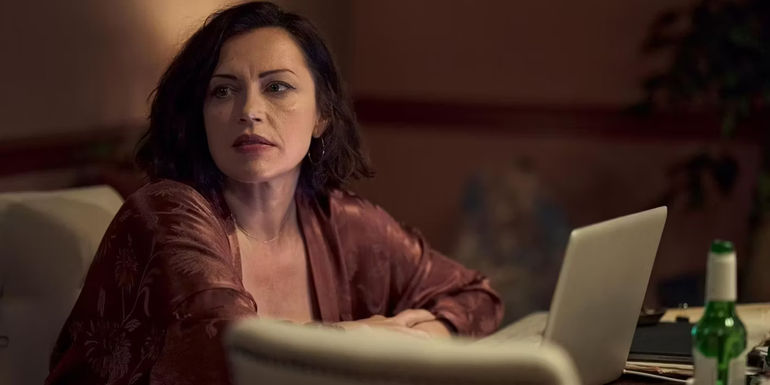 Dagmara Dominczyk as Beatrice Miller in Miller's Girl