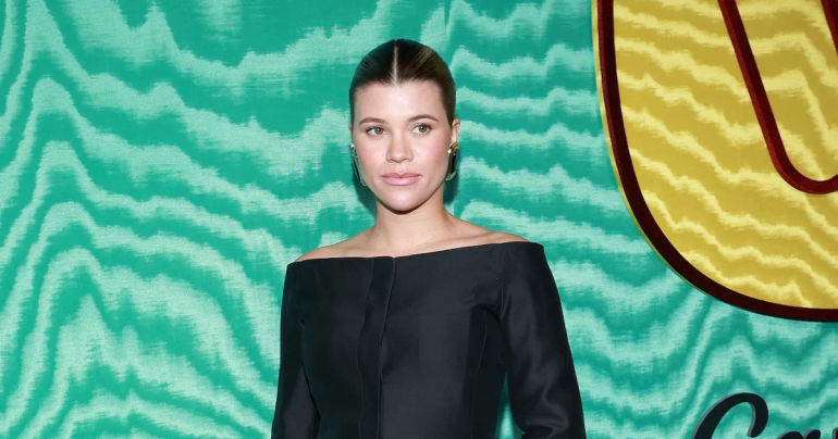 The Elegance of Motherhood: Sofia Richie Grainge at the Warner Music Group Pre-Grammys Party