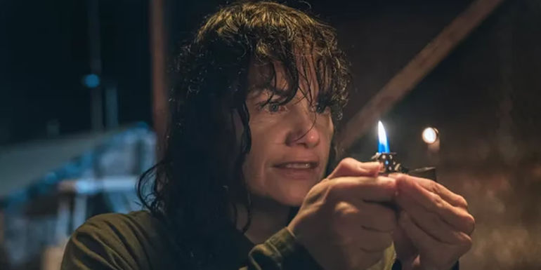 Ruth Wilson's Lorna lighting a car on fire in The Woman in the Wall