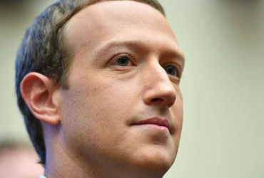Cuộc Chiến Của Các Ứng Dụng: Mark Zuckerberg Đấu Với Tim Cook