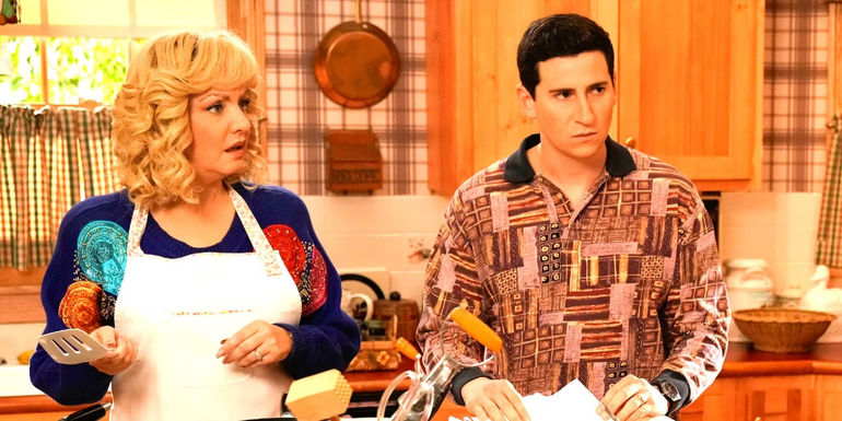 Beverly and Geoff in the kitchen together in The Goldbergs season 10