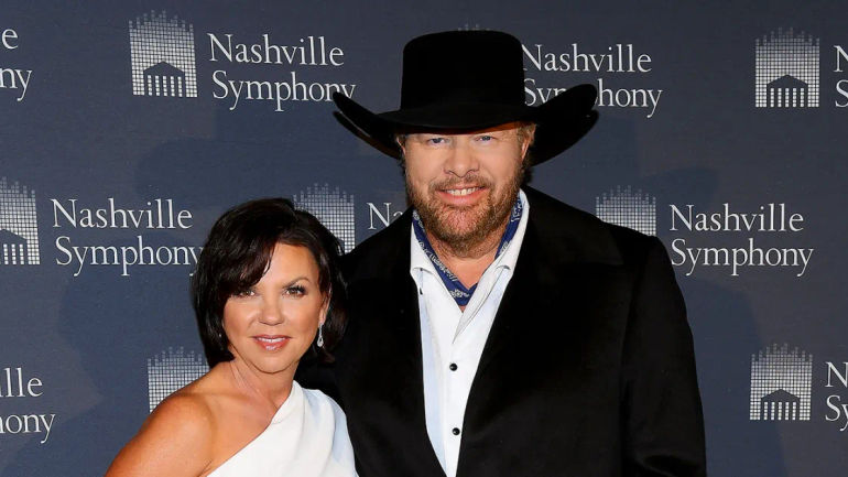 A Love Story That Spanned Decades: The Journey of Toby Keith and Tricia Lucus