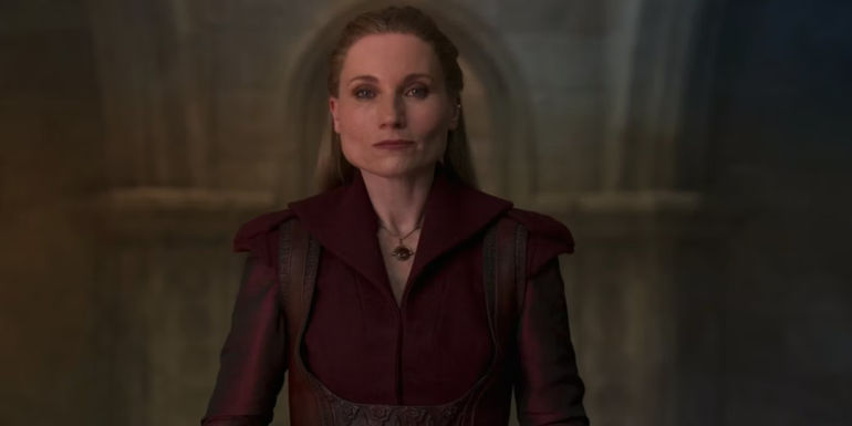 Liandrin looking sternly at someone in Wheel of Time season 2