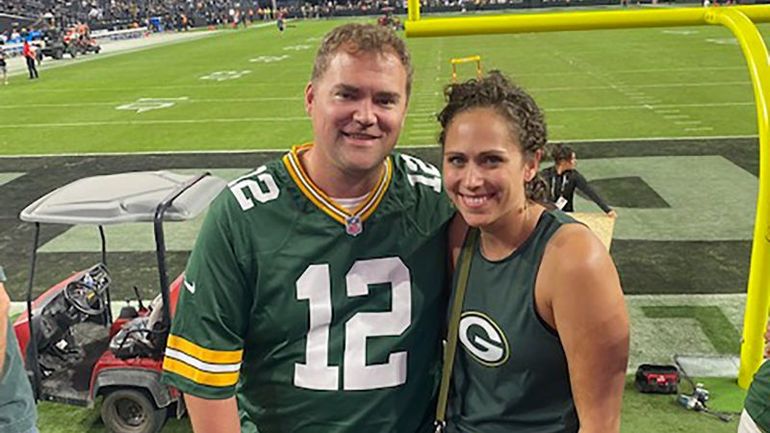 A Fan's Humorous Job Application Journey with the Green Bay Packers