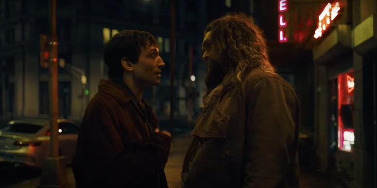 Barry Allen and Aquaman talking in The Flash