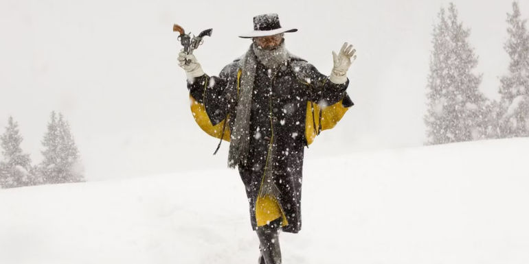 Marquis walking in the snow in The Hateful Eight 