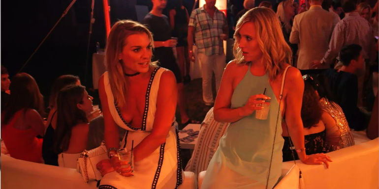 Cristina and Lindsay fight at a bar on Summer House