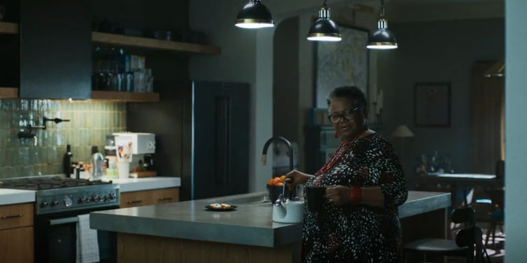 Beverly Glover as Denise in the kitchen in Mr. & Mrs. Smith finale _A Breakup_
