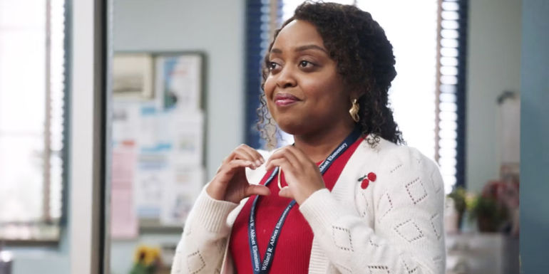 Quinta Brunson as Janine making a heart with her hands in Abbott Elementary