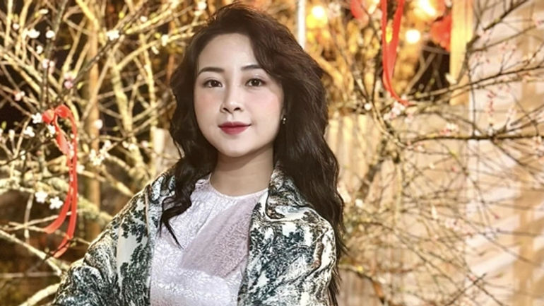 Vẻ Đẹp Rạng Ngời của Vợ Phan Văn Đức - Hotgirl Xứ Nghệ