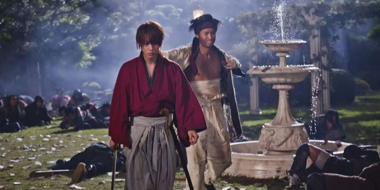 Kenshin in a garden in Rurouni Kenshin (2012)