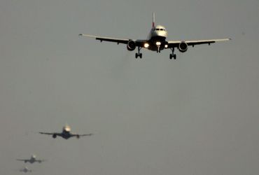 Decoding the Intricacies of Aircraft Holding Patterns