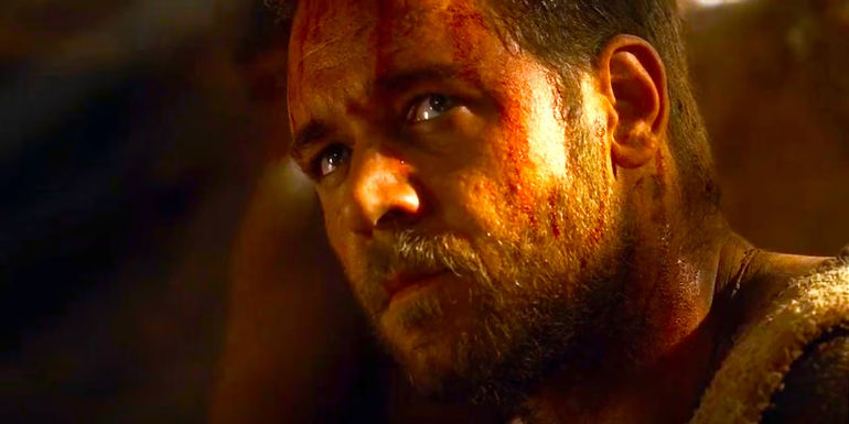 Russell Crowe as Maximus looking serious in Gladiator