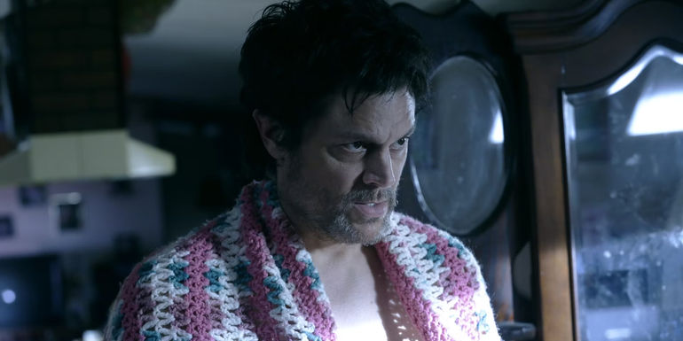Johnny Knoxville as Kenneth Smith