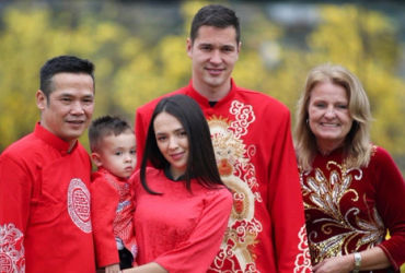 Hành Trình Tết Đầu Tiên của Gia Đình Nguyễn Filip tại Việt Nam