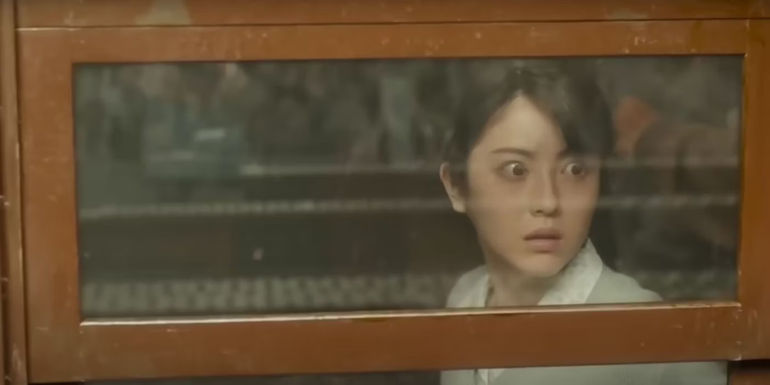 Minami Hamabe as Noriko on the train in Godzilla Minus One