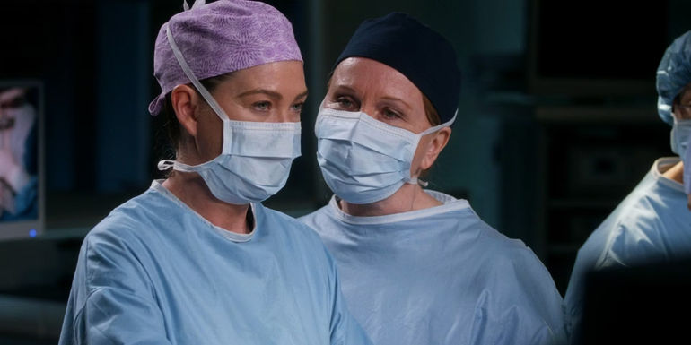 Ellis and Meredith Grey doing surgery