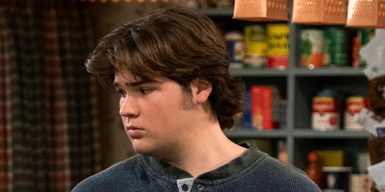  Nate Runck (Maxwell Acee Donovan) looks sad in That 90s Show.