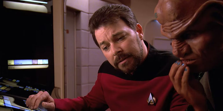 Riker fools a Ferengi in Star Trek: The Next Generation