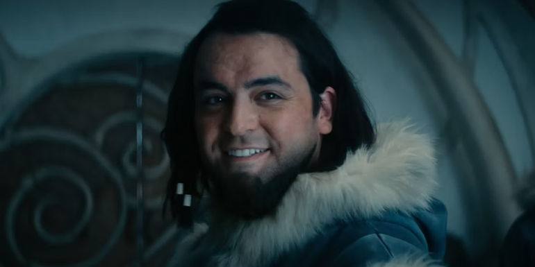 Hakoda smiling at Sokka in Netflix's Avatar: The Last Airbender