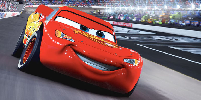 Lightning McQueen đua xe trong Cars - Nhưng Liệu Nó Có Thể Trở Thành Bộ Phim Thứ Hai Của Pixar Có 4 Phần? - Cars 4 Chưa Được Xác Nhận