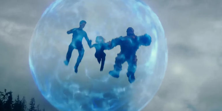 Kate Mara's Sue Storm flies the Fantastic Four in a forcefield - Action-Packed Heroics