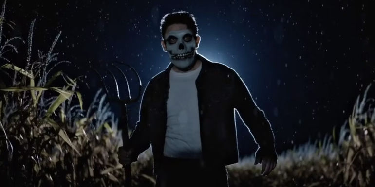 Dark Harvest - Sự Thịnh Hành Ngày Càng Của Thanksgiving Là Lời Nhắc Nhở để Xem Bộ Phim Kinh Dị Bị Bỏ Qua Từ Năm 2023