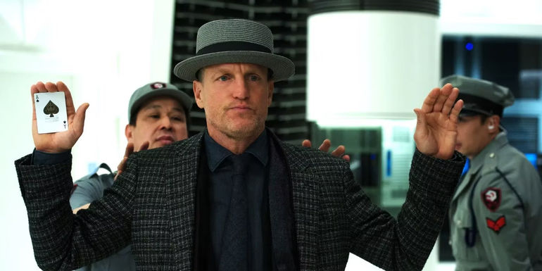 Woody Harrelson As Merritt holds up his hands and showing an Ace of Spaces in Now You See Me 2 - Now You See Me 2 (2016) - The Card Trick Scene