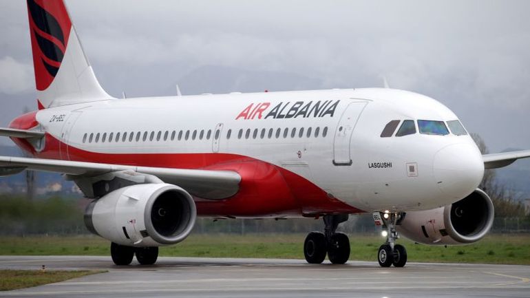 Exploring the Smallest Flag Carrier Airlines Around the Globe