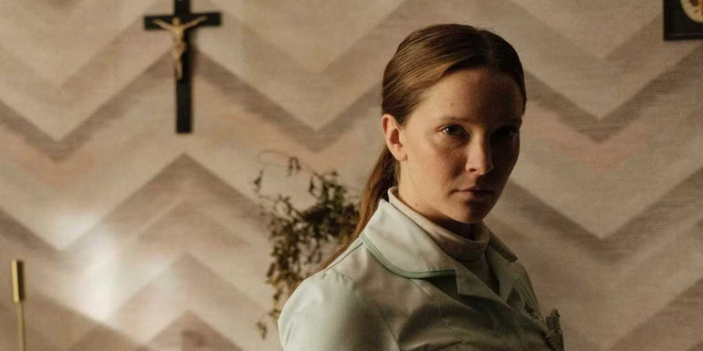 Sarah lost in her delusions in Echoes of Despair