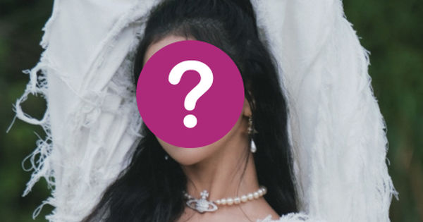 Suni Hạ Linh - Nữ Ca Sĩ Việt Gây Sốt Trên Mạng Xã Hội Trung Quốc